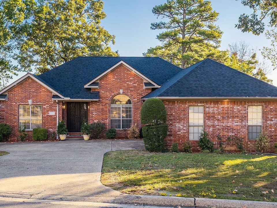 1st image of 215 Trelon Cir