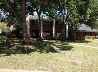 1725 Rock View Ct, Fort Worth, TX 76112