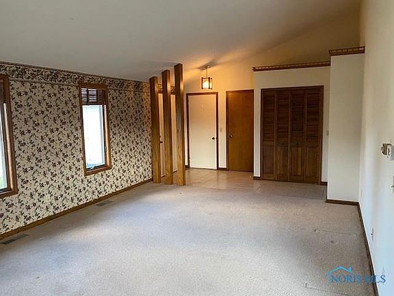 5th image of 760 Deerwood Dr