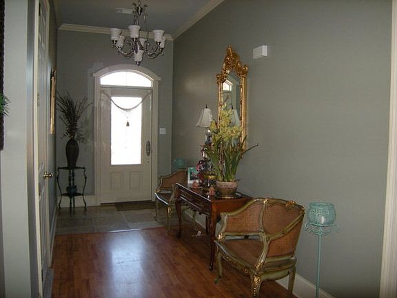 4th image of 765 Lakeside Dr