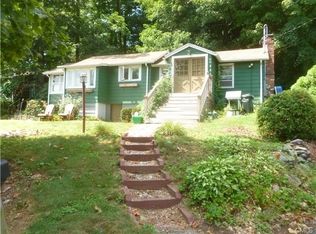 7 Underhill Rd, Sandy Hook, CT 06482
