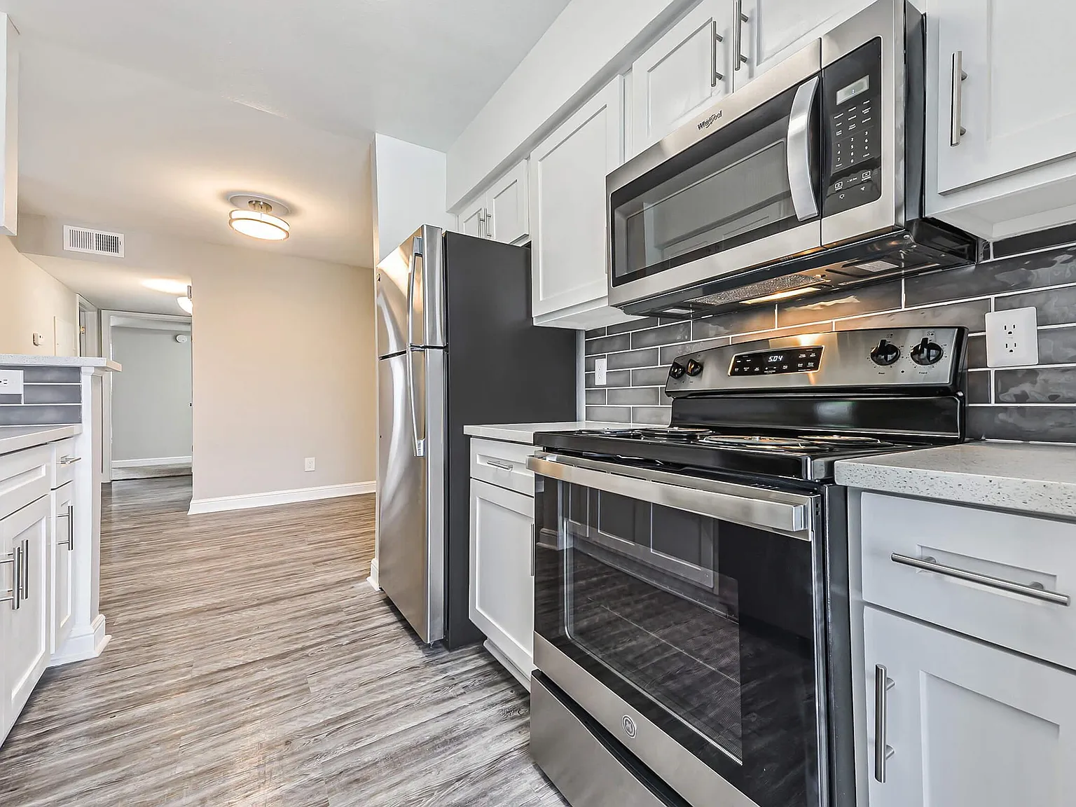 Calder Square Apartments — Photo 1