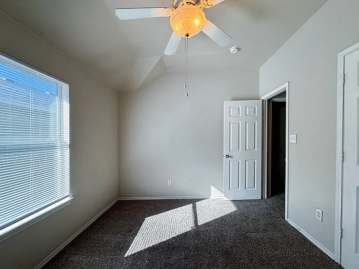 1328 Norman St — Photo 9