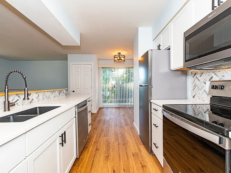 7645 Timbercreek Ct #4 — Photo 3