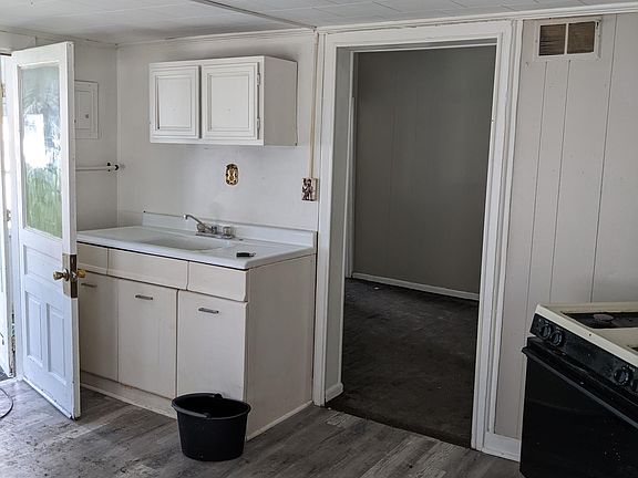 4th image of 628 S 7th St #2