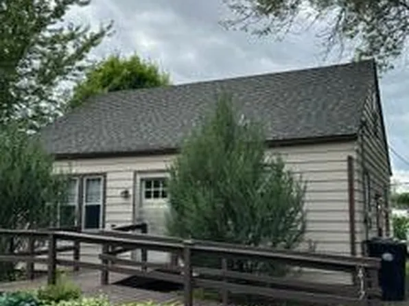 417 Wisconsin Ave, Centuria, WI 54824