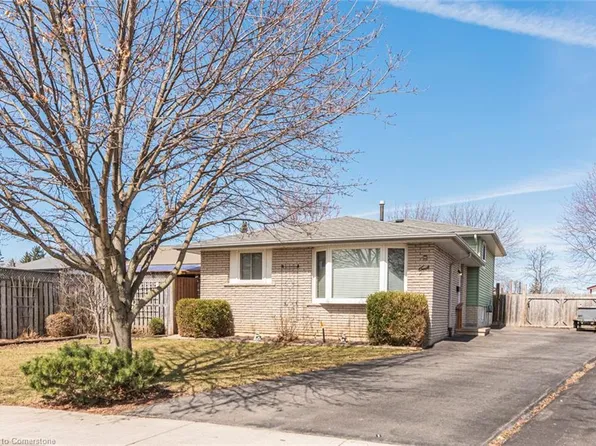 5 Arbutus Cres, Hamilton, ON L8J 1M6