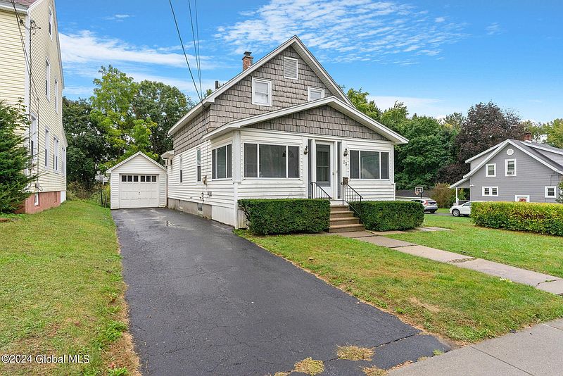 3rd image of 23 Henrietta Boulevard