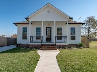 1613 Center St, Arabi, LA 70032