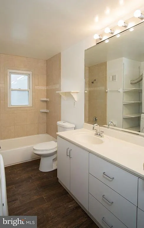 5 bed, 3.5 bath, 1247 sqft, $600 — Photo 2