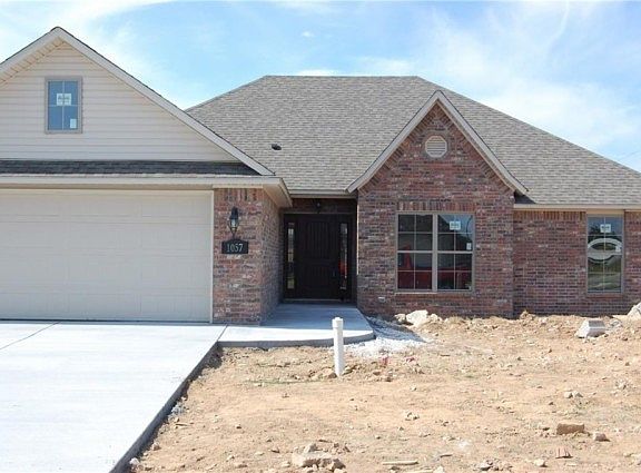 3rd image of 1057 Tarah Knolls Circle