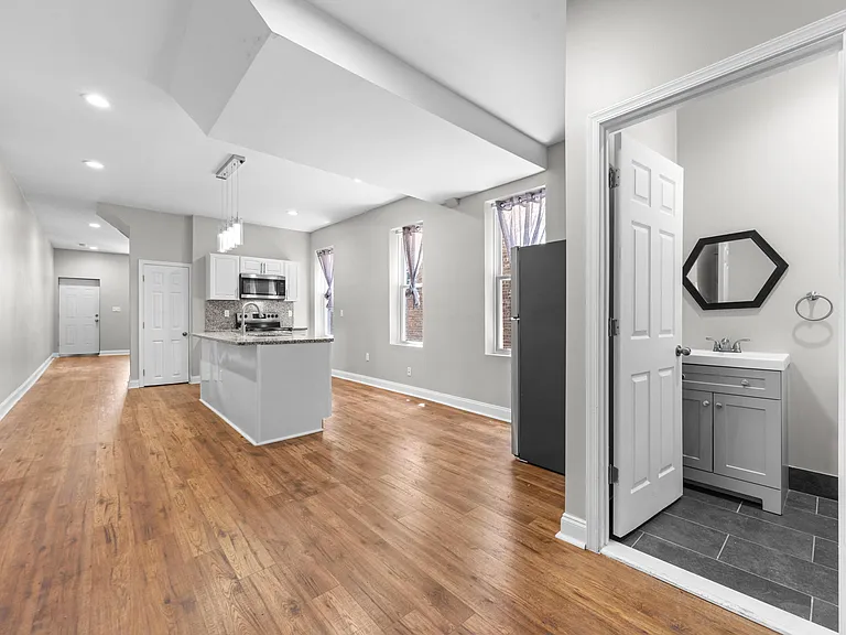 514 Oakland Ave — Photo 10