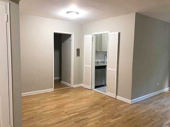 4th image of 13915 83rd Ave APT 227