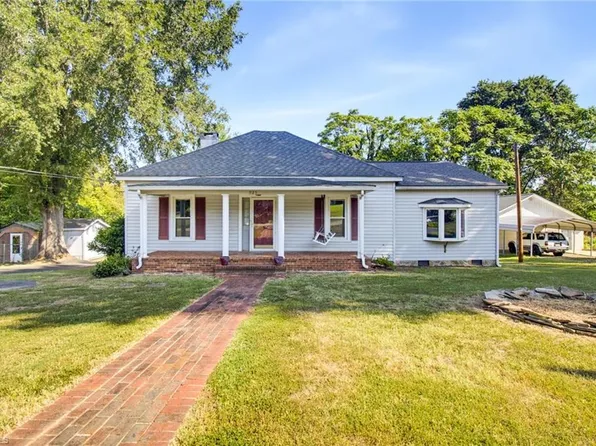 925 Overlook Ave, Eden, NC 27288