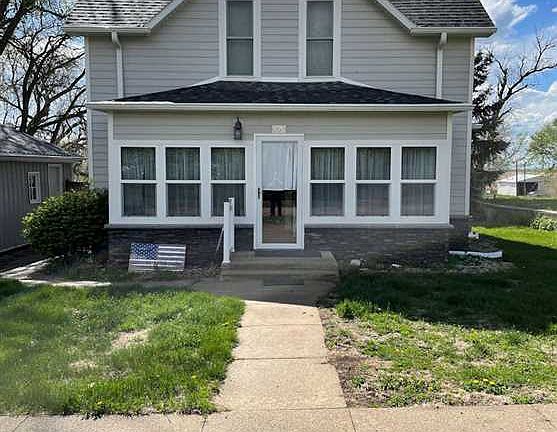 2nd image of 206 Sherman Ave