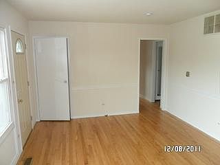 5th image of 10117 W Lyndale Ave