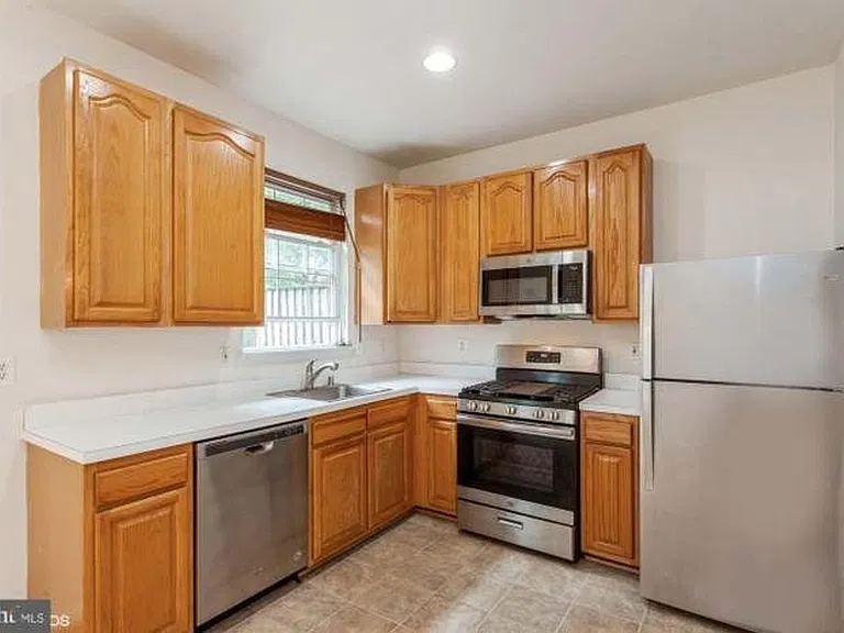 7836 Canter Ct — Photo 10