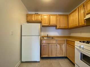 31-27 30th St #3F, Astoria, NY 11106