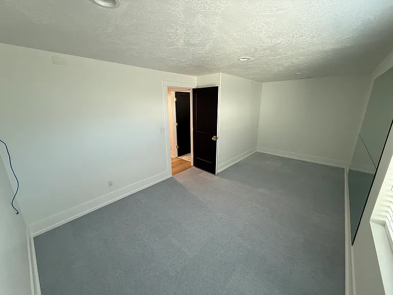 2156 W Thomas St — Photo 27