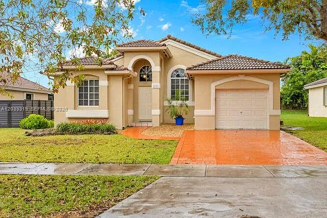 18322 SW 94th Ct — Photo 3