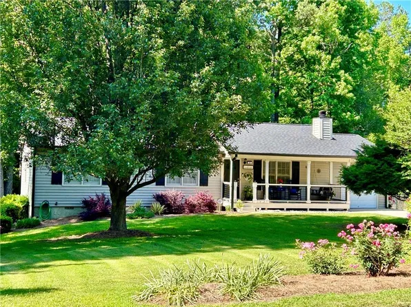 83 Meadowbrook Ln, Dallas, GA 30157