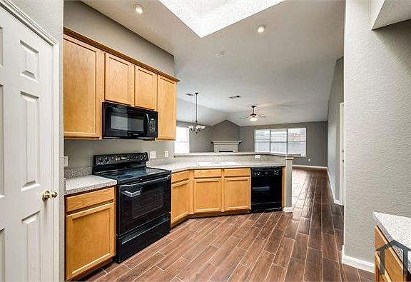 3rd image of 3604 Ironwood Dr