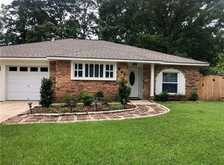 445 Ridgewood Dr, Mandeville, LA 70471