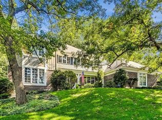 8565 Heather Dr, Burr Ridge, IL 60527