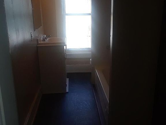 5th image of 605 Isabell Ct
