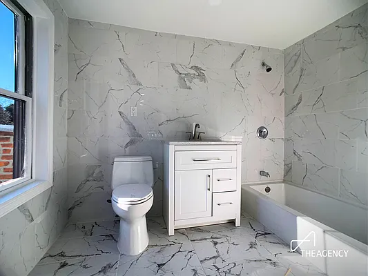 Rented by The Agency | media 25