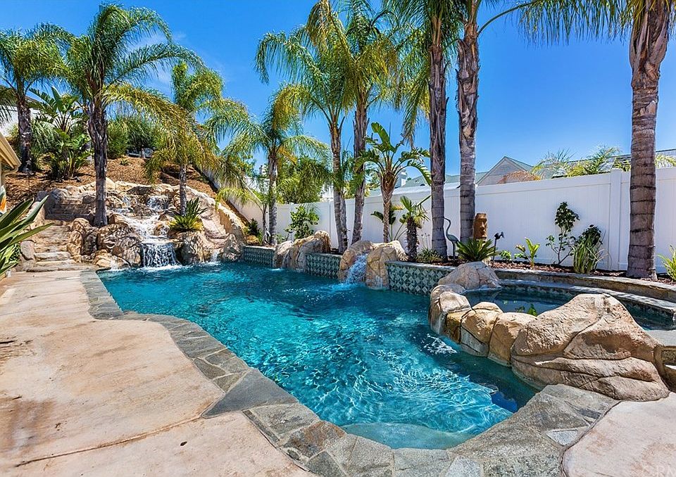 1st image of 43092 Calle Ventura