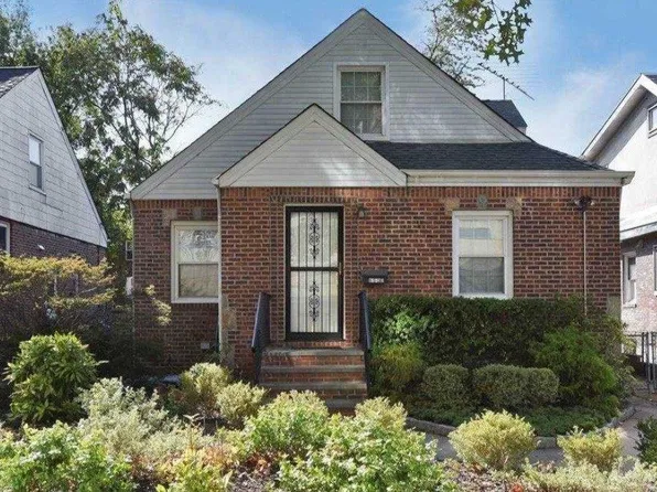 61-30 186th Street, Fresh Meadows, NY 11365