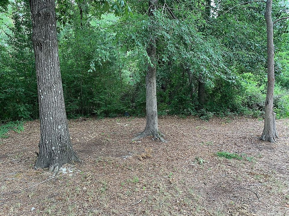 1st image of Huckabee St