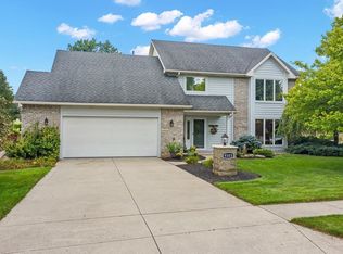 9303 Waters Ct, Fort Wayne, IN