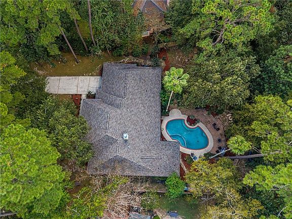 2nd image of 7014 Longvue Dr