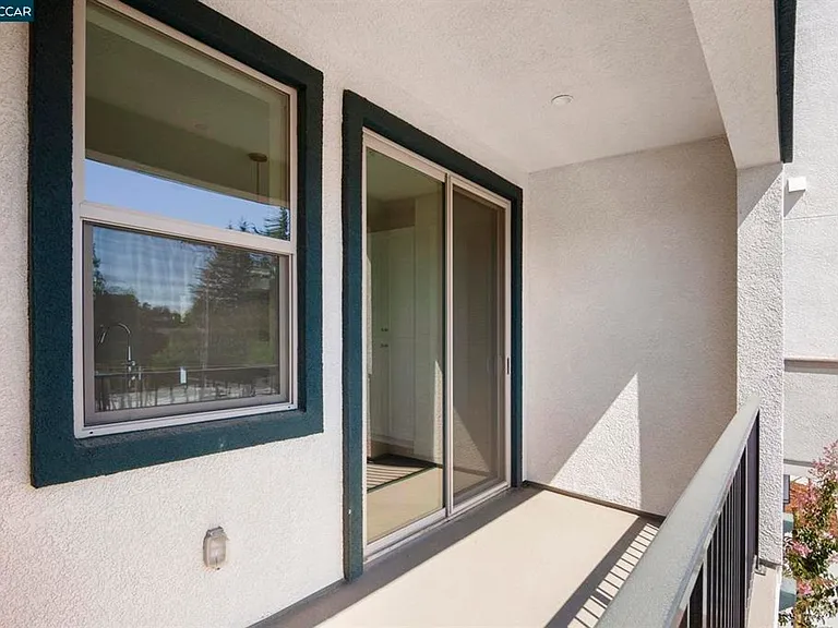 2802 Chattleton Ln — Photo 11