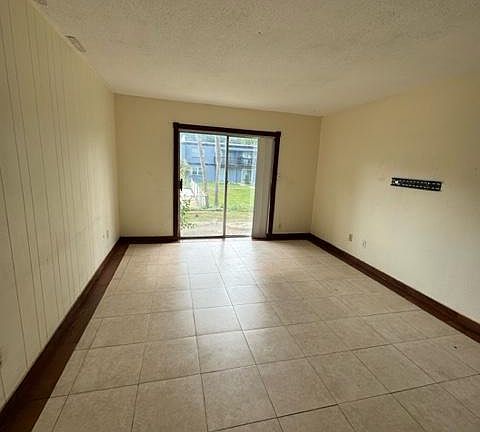 5th image of 2325 W Pensacola St APT 169