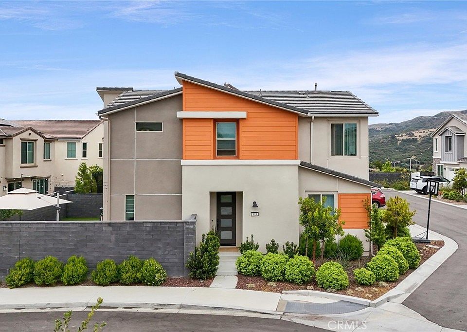 1st image of 893 Longhorn Way