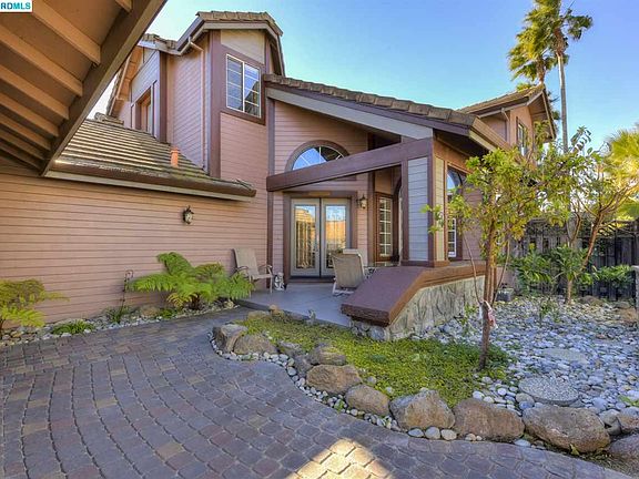 5th image of 2132 Saint Andrews Ct