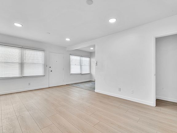 4th image of 926 N Spaulding Ave APT 6
