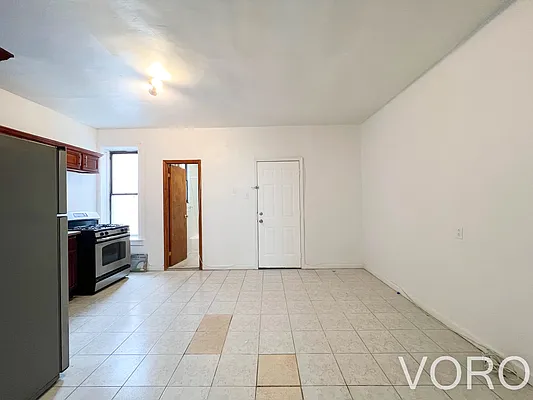 Rented by Voro, LLC | media 8