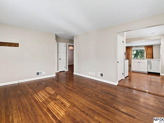 5th image of 2107 S 49th Ave