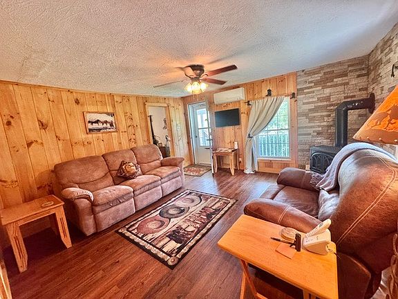 5th image of 33 Four Oaks Ln