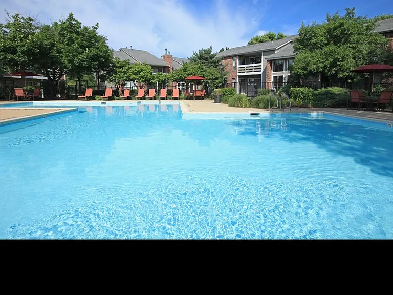 6044 Laurel Ln — Photo 10