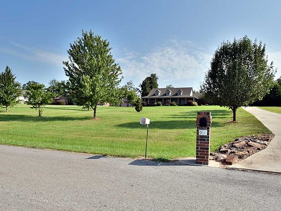 3rd image of 91 Greystone Dr