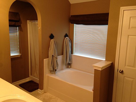 4th image of 1108 Woodhollow Dr