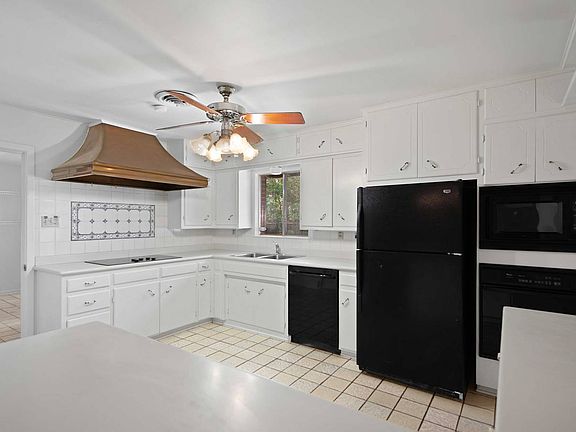 5th image of 103 Wisteria Dr