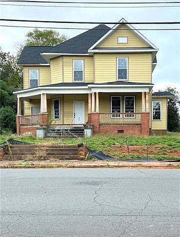 2nd image of 313 Wilson St N