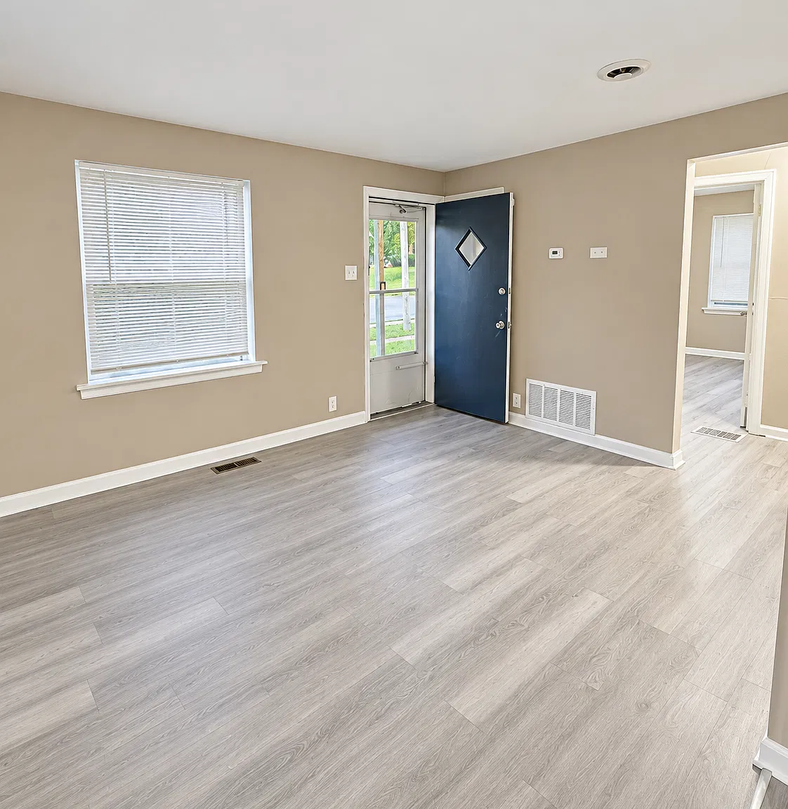 3 bed, 1180 sqft, $1,650 — Photo 2