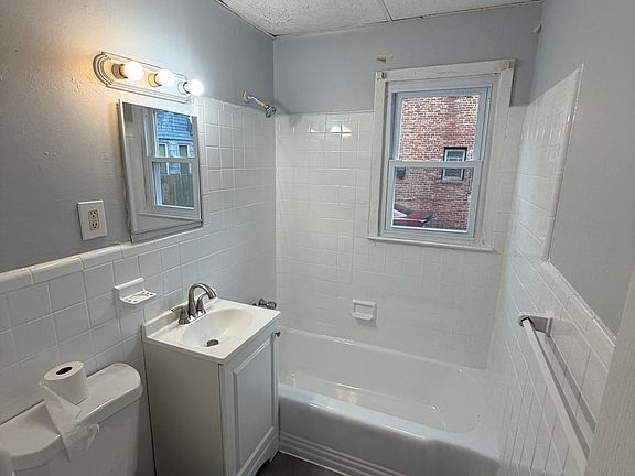 3rd image of 1603 Oliver St #A